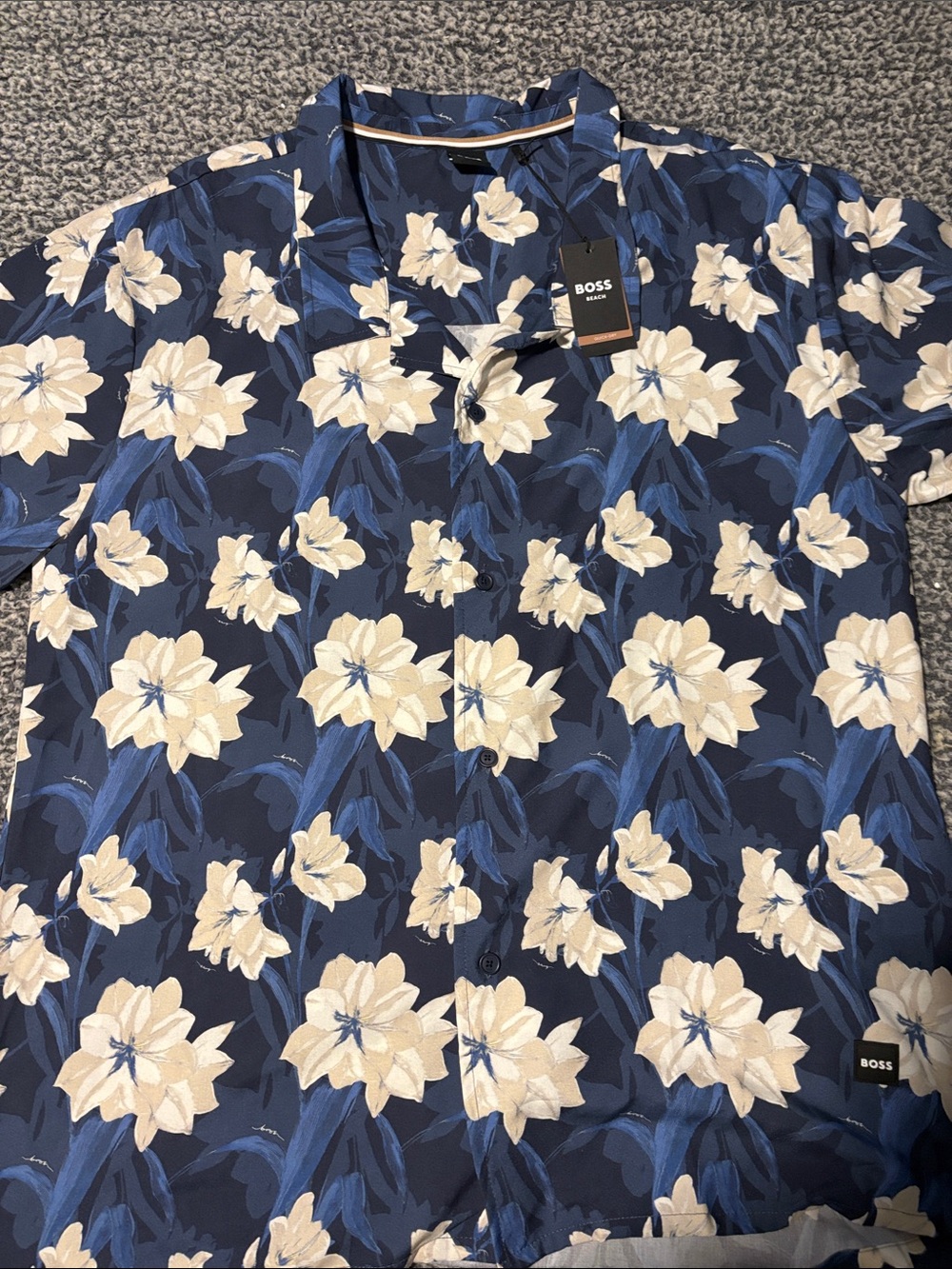 Hugo Boss Men’s size XXL Blue Floral Beach Shirt NWT!
